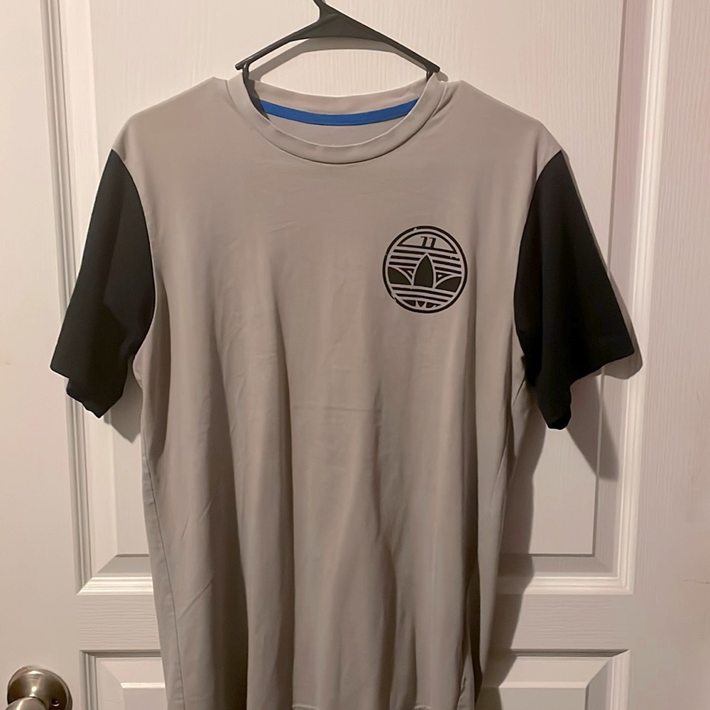 Adidas T-Shirt
